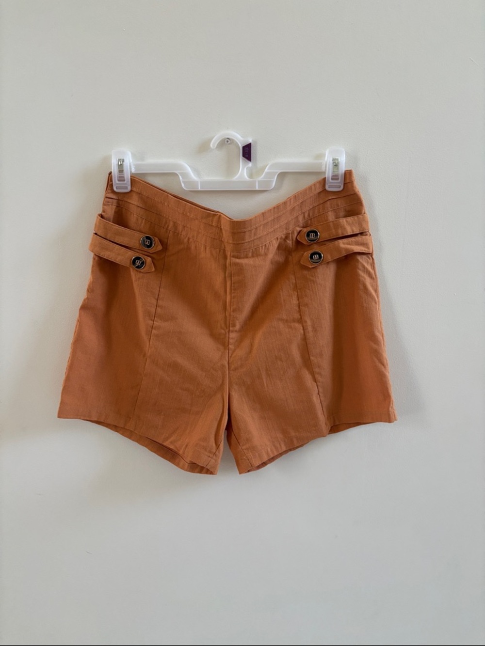 High-Waist Button-Accent Women's Shorts in Rust